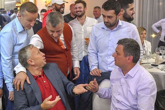 Nelu Varga nu vrea să renunțe la Dan Petrescu, în ciuda problemelor de sănătate ale „Bursucului”