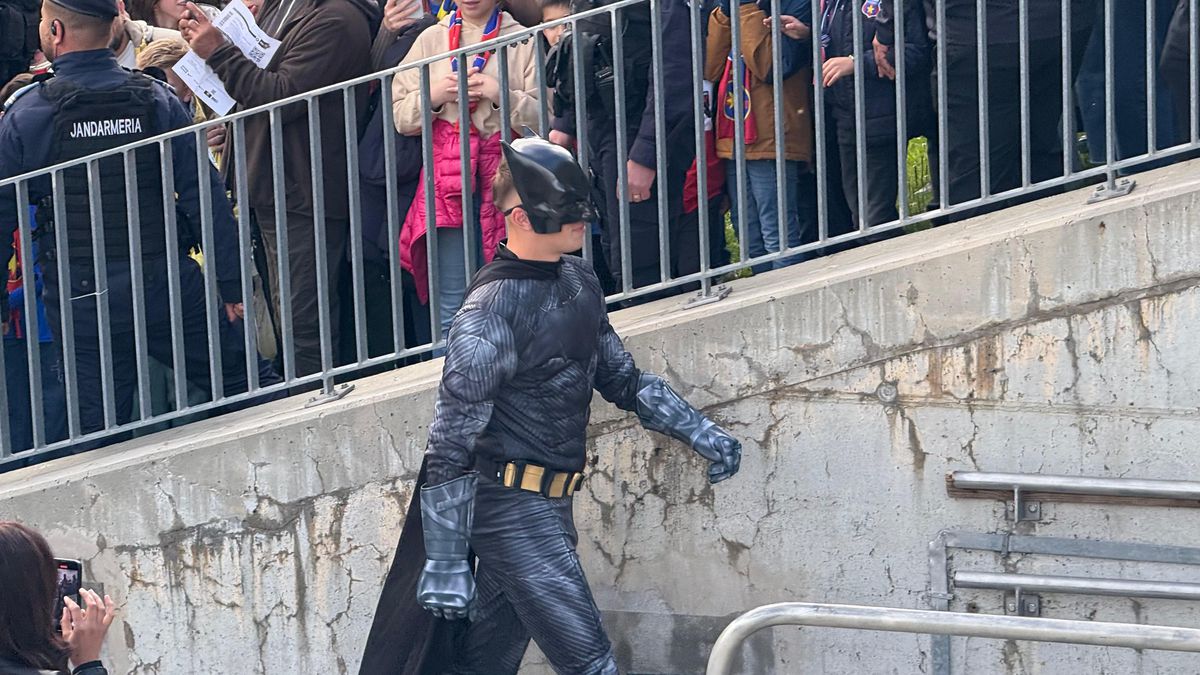 Jucătorii FCSB au venit deghizați în personaje din desenele animate