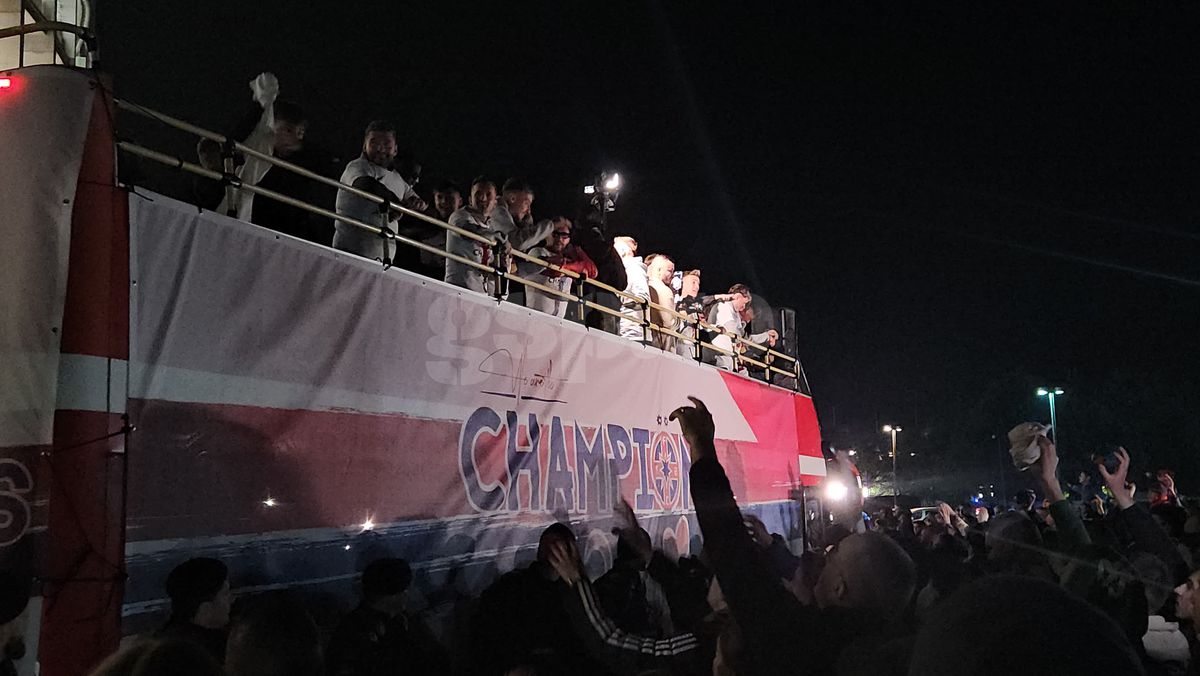 FCSB, petrecere în autocar