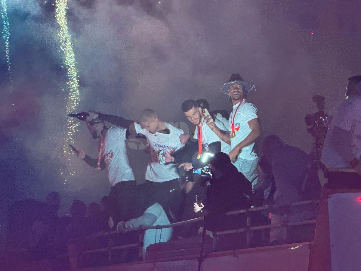 Basarab Panduru, șocat după party-ul de titlu al FCSB-ului: „Incredibil! Cum să nu dea nimeni 5 milioane pe el?”