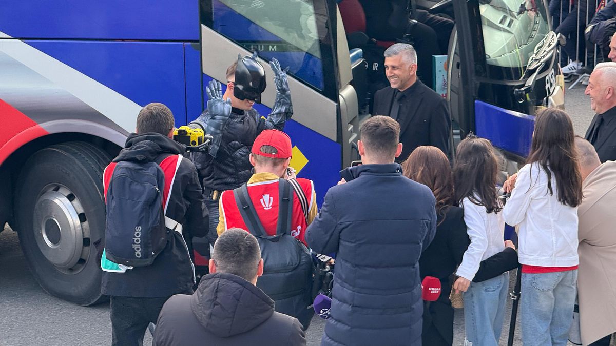 Jucătorii FCSB au venit deghizați în personaje din desenele animate