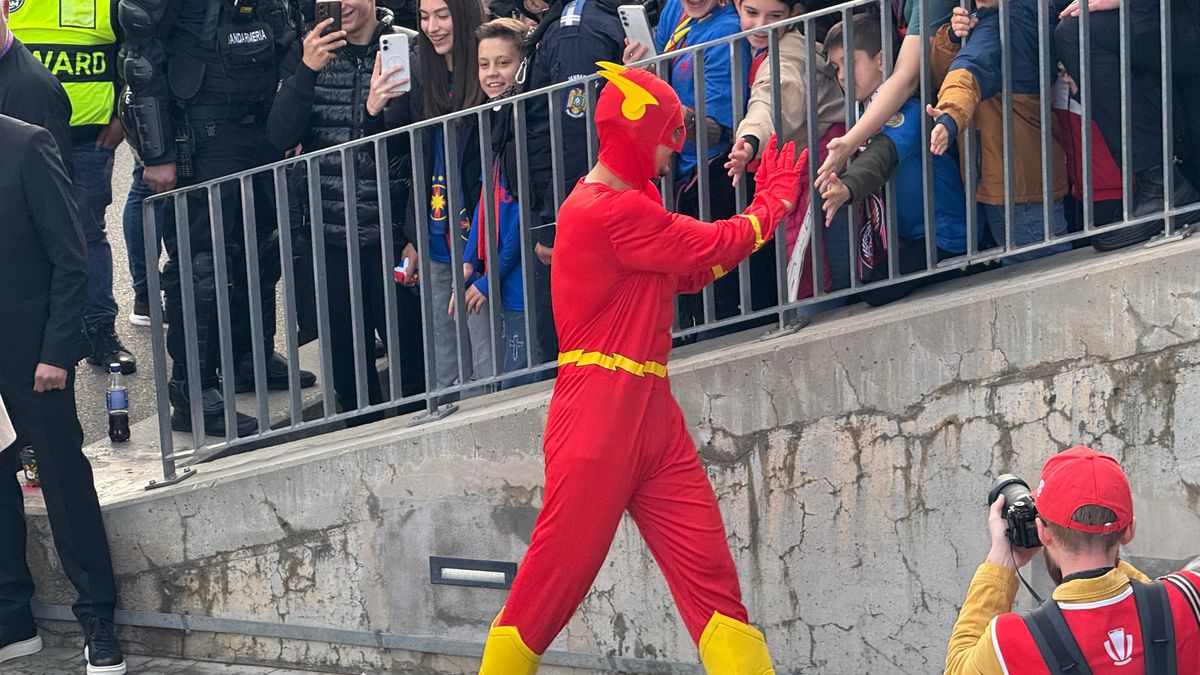 Jucătorii FCSB au venit deghizați în personaje din desenele animate