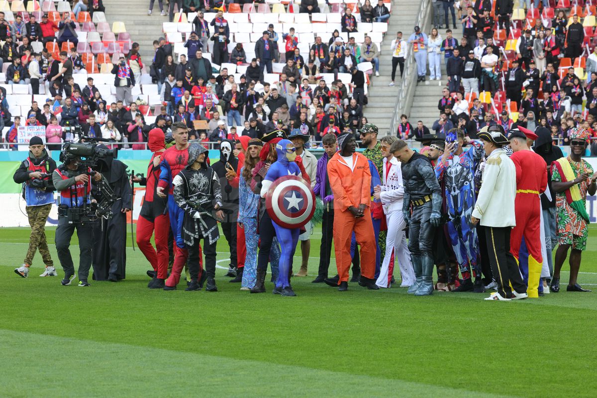 Mihai Pintilii l-a dat de gol: jucătorul de la FCSB care a avut ideea de a se deghiza în supereroi