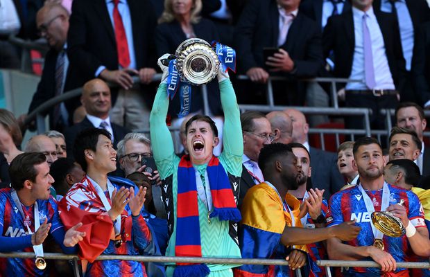 Dean Henderson i-a dedicat tatălui său victoria împotriva lui City din finala Cupei: „Acest trofeu este pentru el”