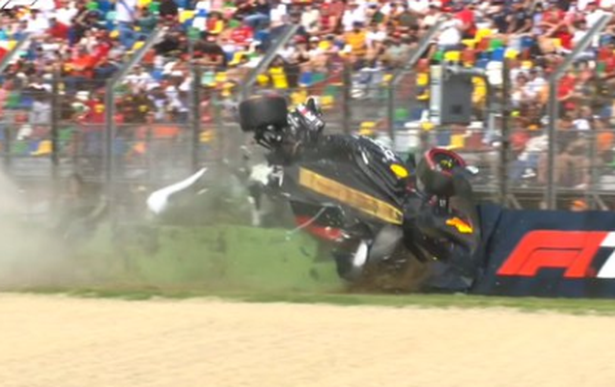 Fanii unui pilot de Formula 1 au șocat internetul: insulte rasiste pentru adversarii din „Marele Circ”