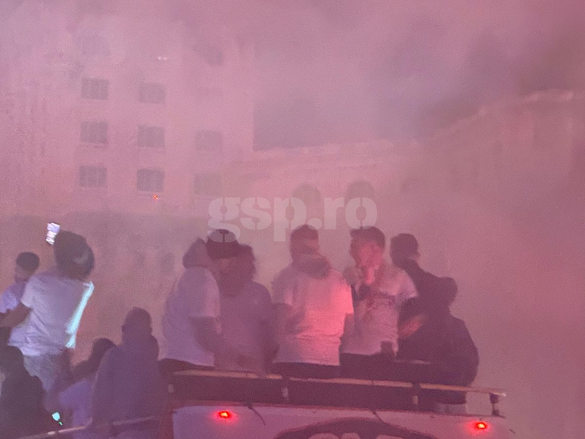 Basarab Panduru, șocat după party-ul de titlu al FCSB-ului: „Incredibil! Cum să nu dea nimeni 5 milioane pe el?”