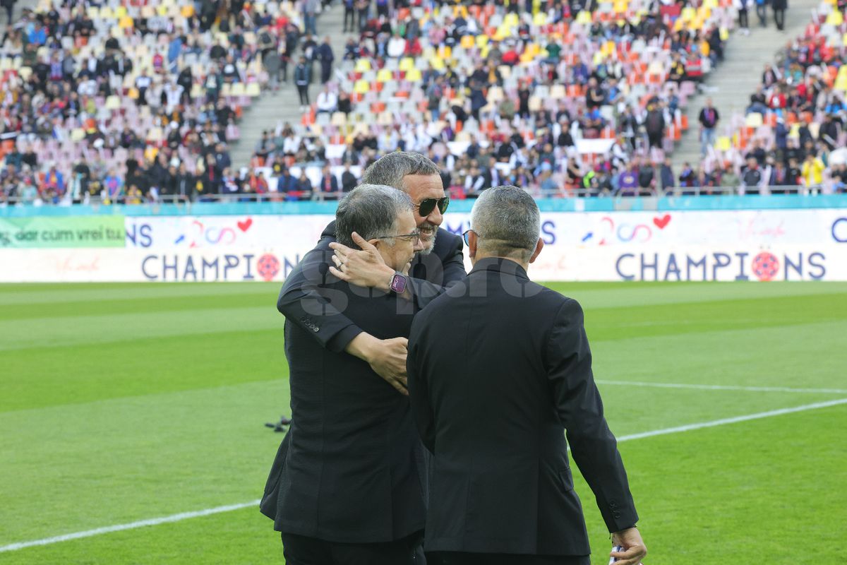 Mihai Pintilii l-a dat de gol: jucătorul de la FCSB care a avut ideea de a se deghiza în supereroi