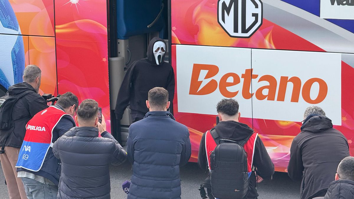 FCSB - Universitatea Craiova, fiesta roș-albastră » Ole, ola, salutați campioana! 10 detalii de la hora bucuriei FCSB