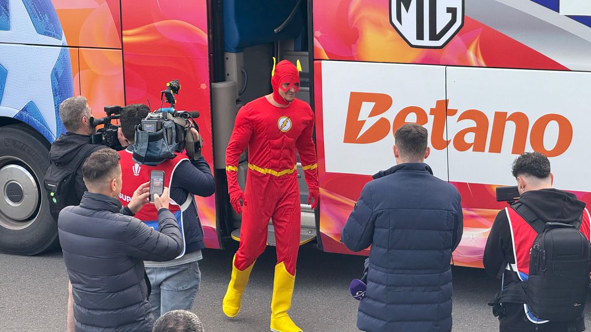 Jucătorii FCSB au venit deghizați în personaje din desenele animate