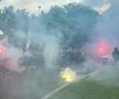 Chiar e atmosferă de titlu! Cum i-au așteptat ultrașii pe jucătorii Craiovei + clujenii, nevoiți să schimbe planul