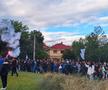 Chiar e atmosferă de titlu! Cum i-au așteptat ultrașii pe jucătorii Craiovei + clujenii, nevoiți să schimbe planul