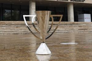 Scandal la Craiova înaintea „finalei” la titlu » Lideru FCU a „capturat” trofeul, Superliga a venit cu replica imediat: „Stați liniștiți!”