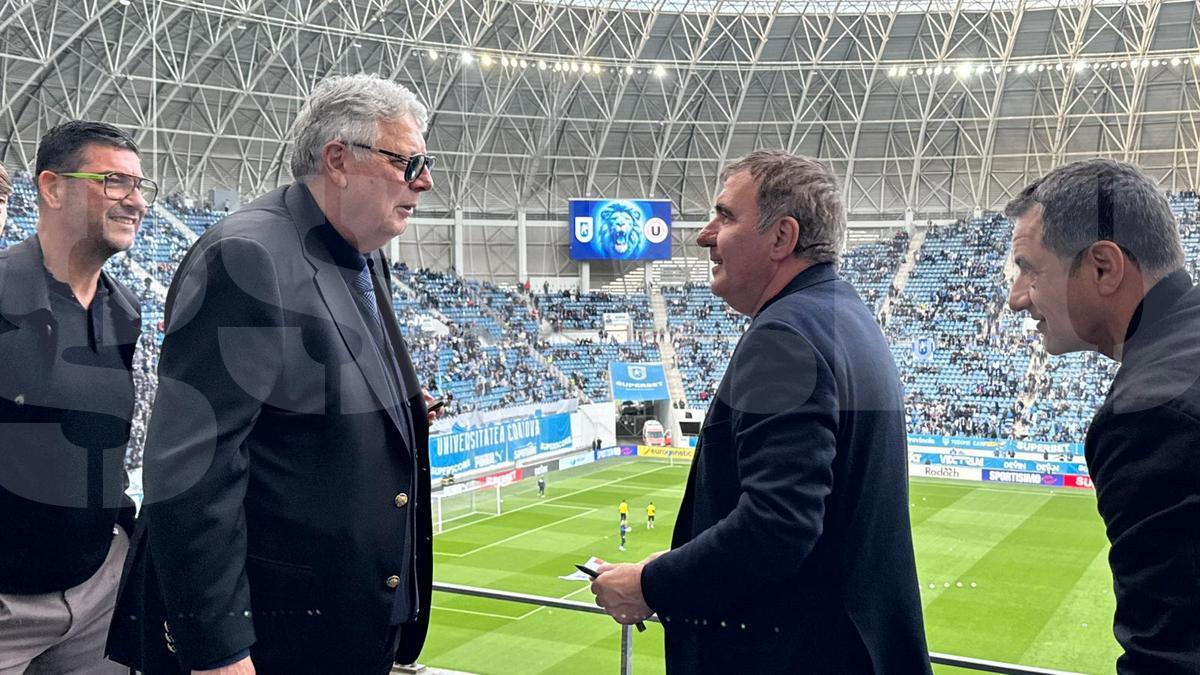 Cine e personajul misterios de lângă Gică Hagi și Gino Iorgulescu » Fost conducător în Divizia A, acum de nerecunoscut