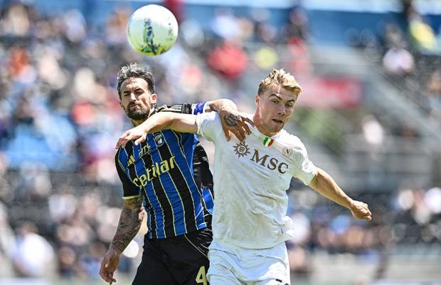 Napoli a învins fără probleme „lanterna roșie” și s-a calificat în Liga Campionilor