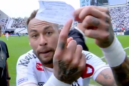 Neymar s-a enervat după ce a fost schimbat din greșeală