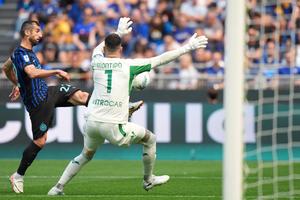 Inter - Verona » Echipa lui Cristi Chivu sărbătorește titlul pe „San Siro” + Vermeșan e rezervă la oaspeți