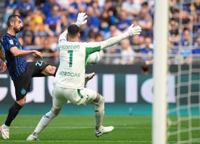 Inter - Verona » Echipa lui Cristi Chivu sărbătorește titlul pe „San Siro” + Vermeșan a intrat pe teren
