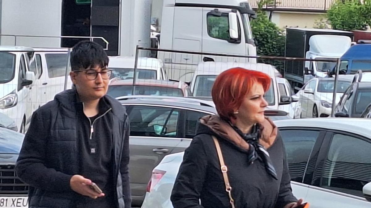 Chiar e atmosferă de titlu! Cum i-au așteptat ultrașii pe jucătorii Craiovei + clujenii, nevoiți să schimbe planul