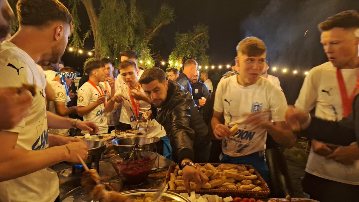 La 8 dimineața, Alexandru Crețu încă petrecea: „Voi dormiți? Nu ar trebui la ora asta!”