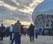 Chiar e atmosferă de titlu! Cum i-au așteptat ultrașii pe jucătorii Craiovei + clujenii, nevoiți să schimbe planul
