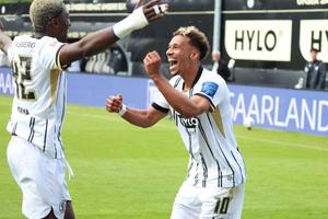 Clubul dintr-un oraș cu 13.000 de locuitori a promovat pentru prima dată în Bundesliga! Bucurie imensă pe stadionul pe care încape toată populația