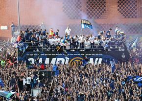 Cristi Chivu, descătușat la parada lui Inter! Accesoriul care a atras atenția, purtat de antrenor și de Marcus Thuram