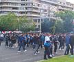 Chiar e atmosferă de titlu! Cum i-au așteptat ultrașii pe jucătorii Craiovei + clujenii, nevoiți să schimbe planul