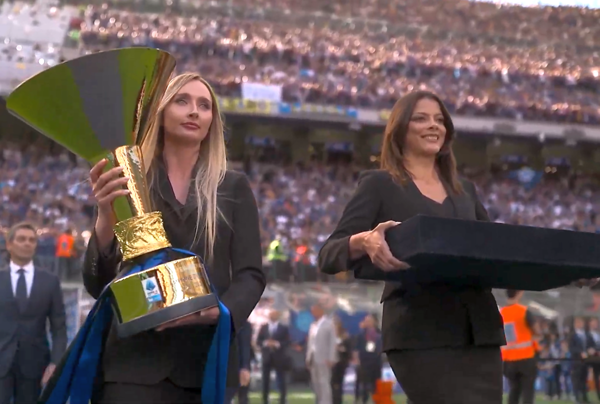 Cristi Chivu, după ce a ridicat trofeul de campion: „Jucătorii m-au împins acolo, eu nu voiam! Nu am nevoie de laude”