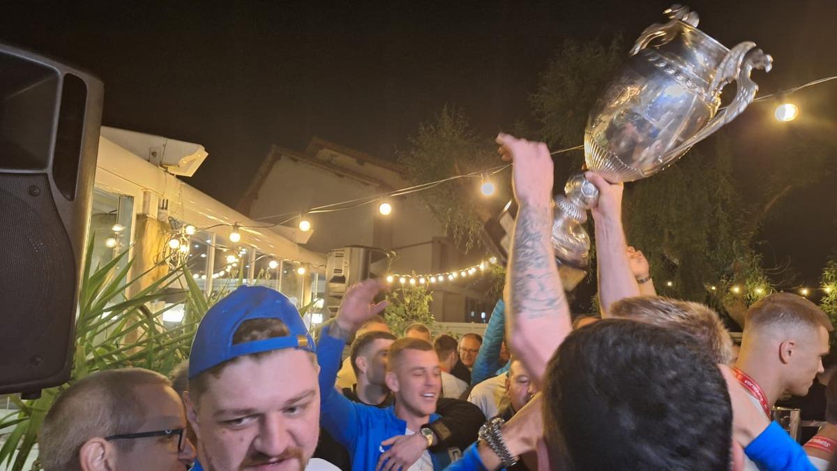 La 8 dimineața, Alexandru Crețu încă petrecea: „Voi dormiți? Nu ar trebui la ora asta!”