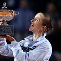Elina Svitolina cu trofeul de la Roma Foto: Guliver/GettyImages