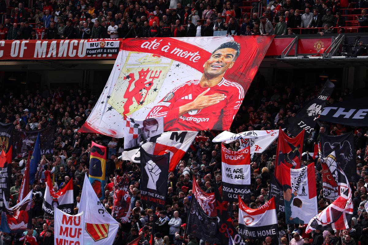 Casemiro, aplaudat la scenă deschisă după ultimul meci acasă pentru Manchester United: „Voi, suporterii, sunteți cel mai bun lucru!”