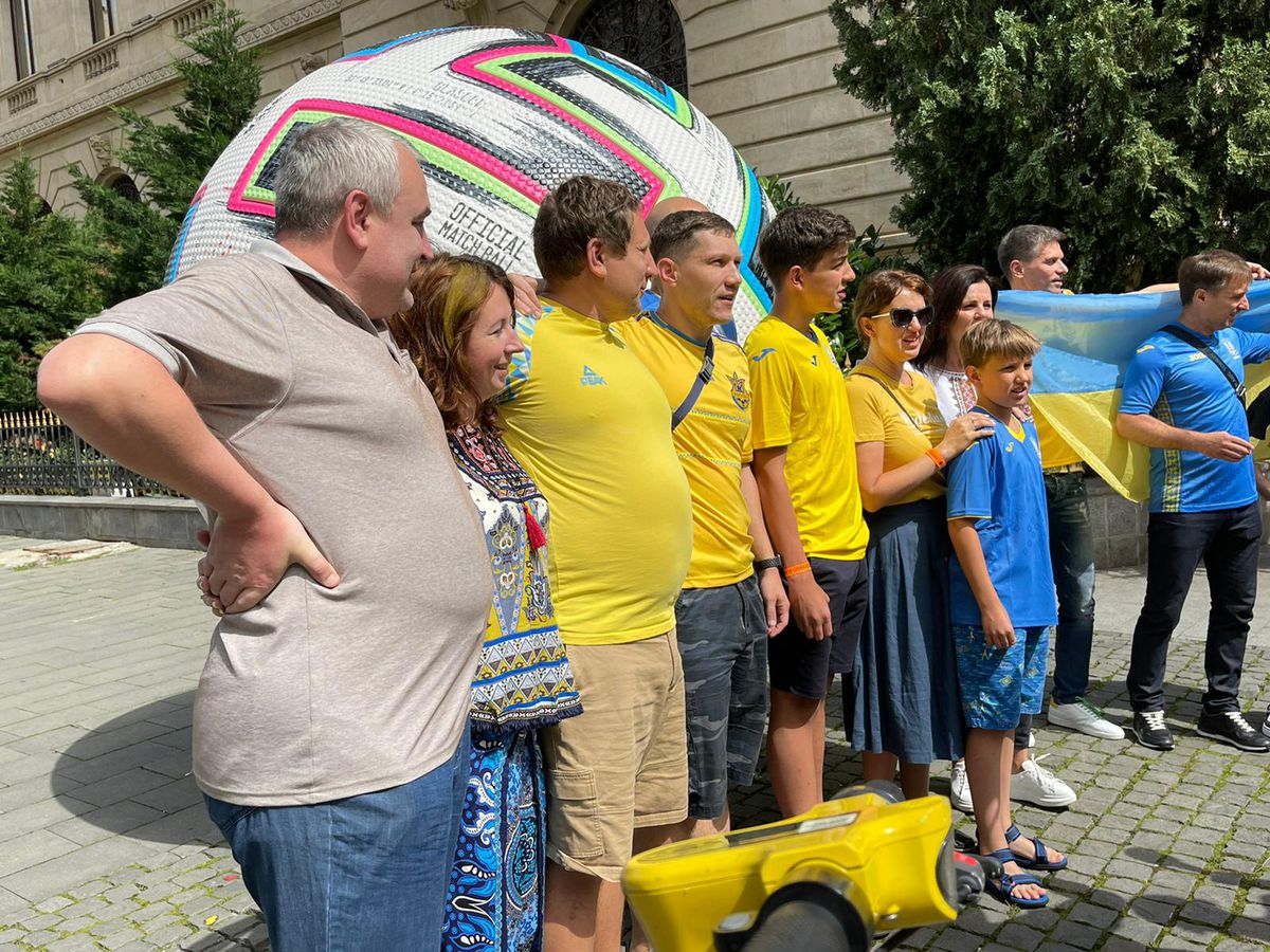 Atmosferă demnă de un turneu final la București » Macedonenii și ucrainenii și-au împărțit Arena Națională