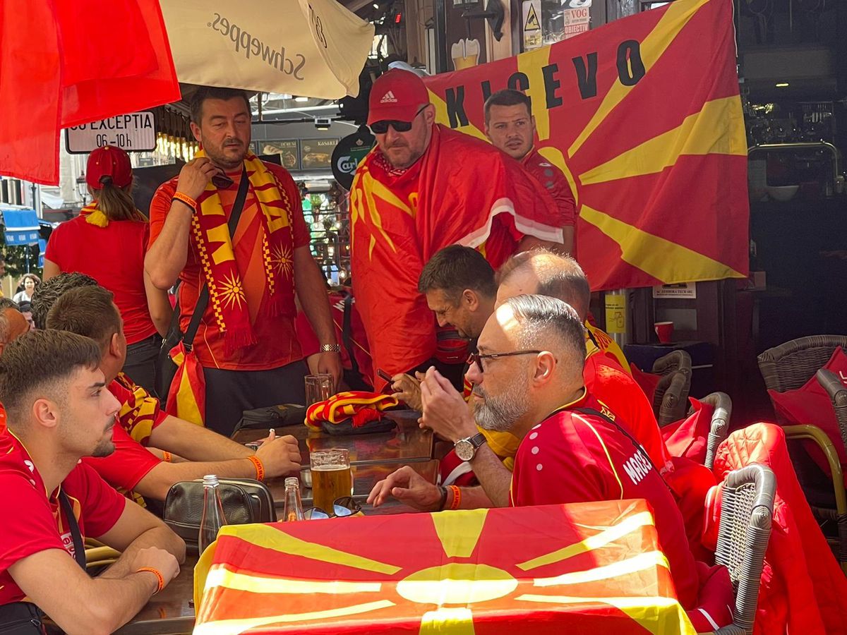 Ucraina - Macedonia de Nord » Suporterii, în Centrul Vechi