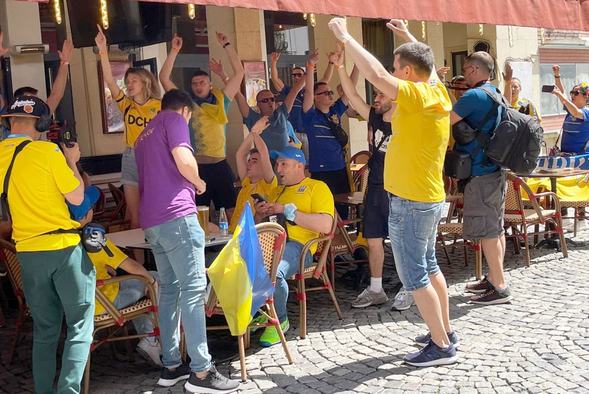 Suporterii străini, pregătiți de Ucraina - Macedonia de Nord! Ce au făcut în dimineața meciului