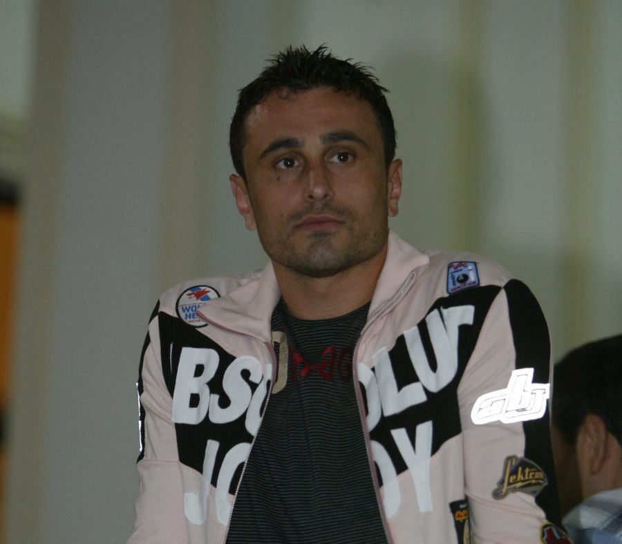 Cristi Munteanu, pe vremea când era jucător Interviu-eveniment cu Cristi Munteanu: „Am fost șocat cum țipa Iordănescu la Hagi și Popescu. Hagi stătea cu capul în jos, Popescu mai încerca să explice”