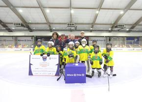 Allianz-Țiriac International Trophy, primul turneu internațional de hochei pentru juniori din România, a debutat vineri cu categoria de vârstă U6