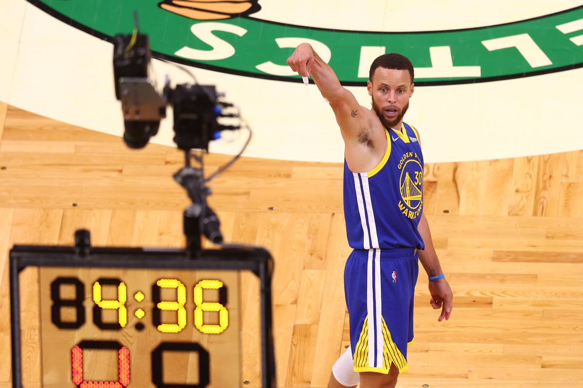 Dinastia Warriors! Golden State e din nou campioană NBA » Ridică trofeul chiar pe terenul lui Boston Celtics! Curry, MVP-ul finalei