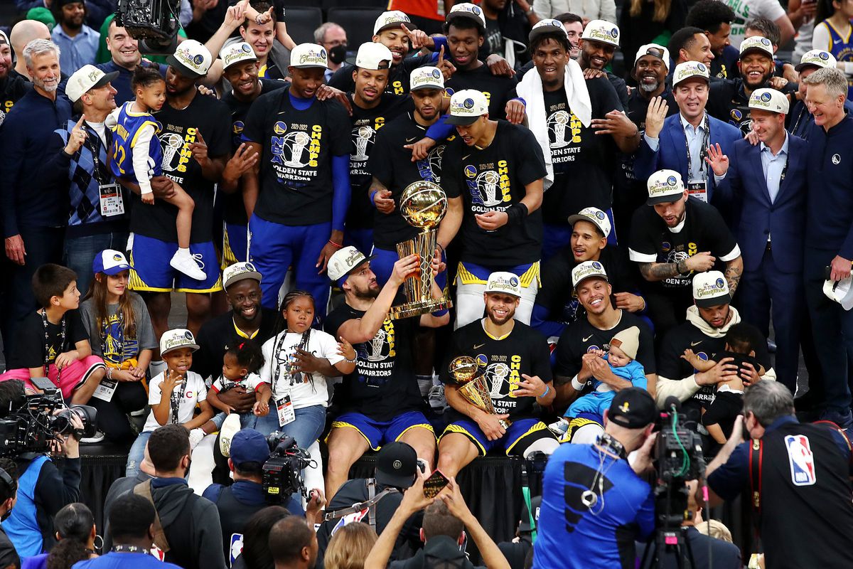 Dinastia Warriors! Golden State e din nou campioană NBA » Ridică trofeul chiar pe terenul lui Boston Celtics! Curry, MVP-ul finalei