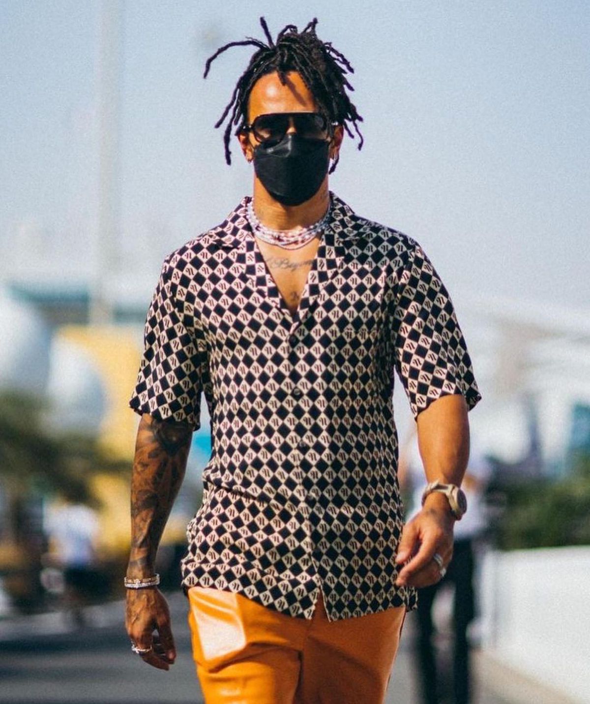 Lewis Hamilton, o nouă apariție inedită » Cum a apărut la Marele Premiu din Canada și o colecție cu cele mai inedite look-uri ale sale