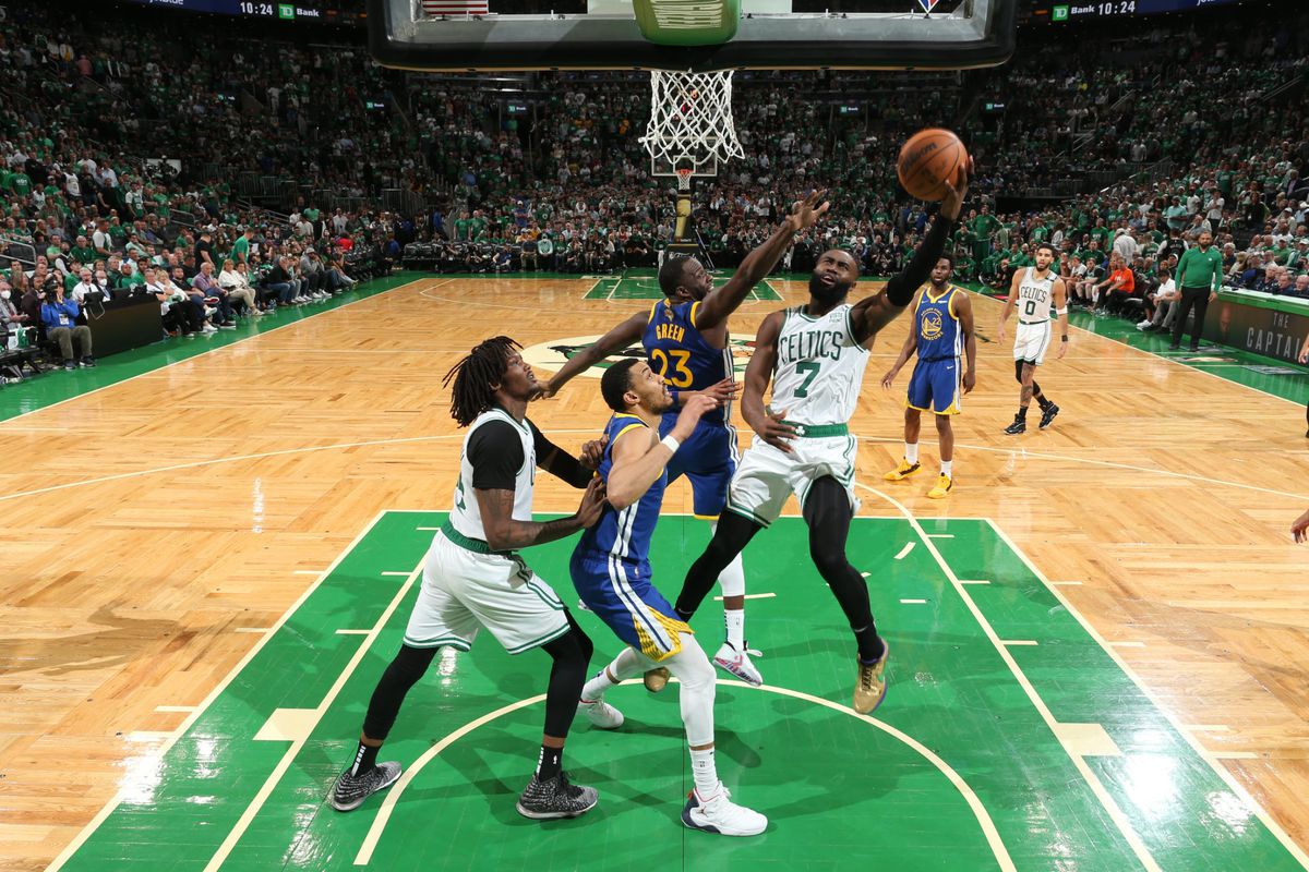 Dinastia Warriors! Golden State e din nou campioană NBA » Ridică trofeul chiar pe terenul lui Boston Celtics! Curry, MVP-ul finalei