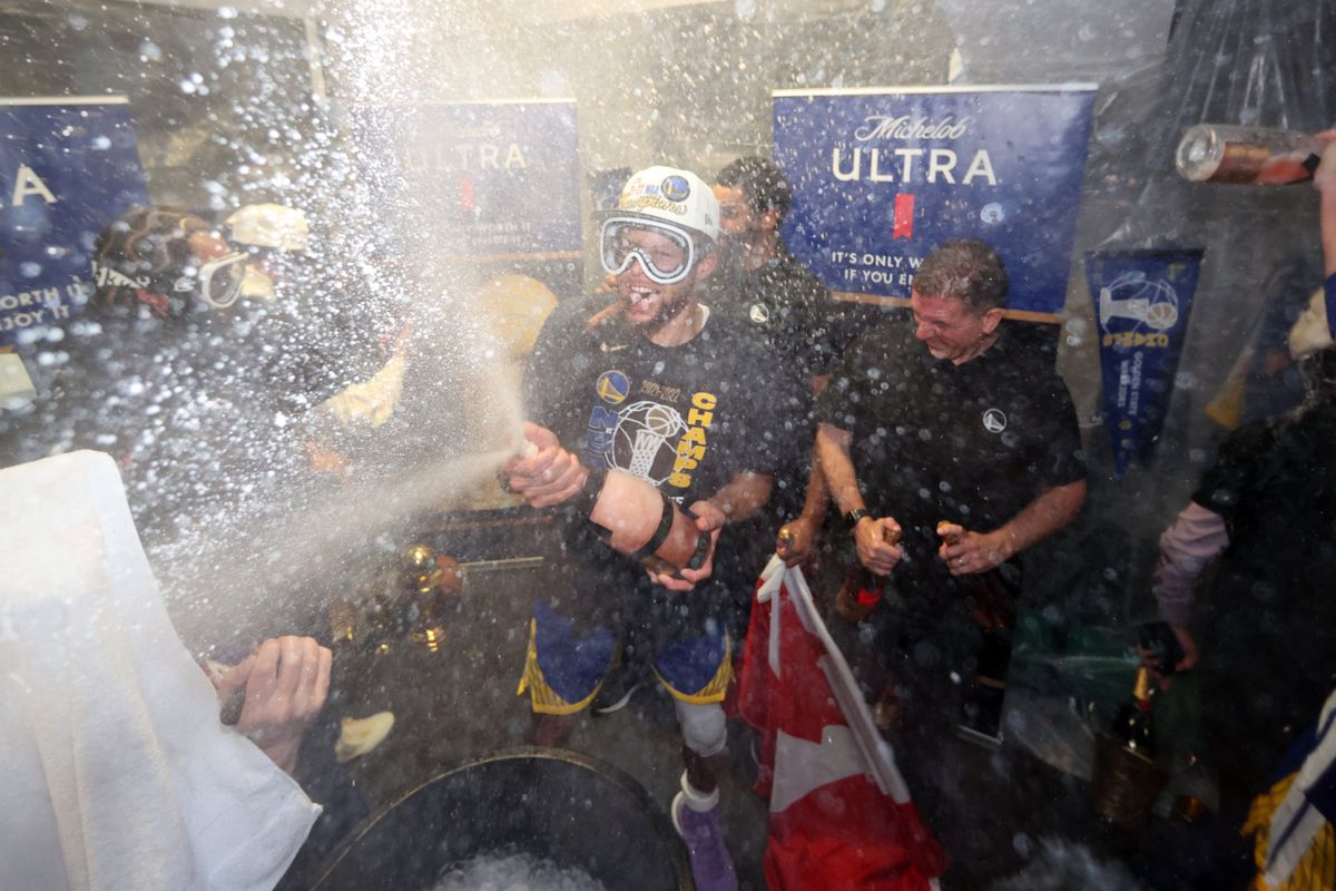Dinastia Warriors! Golden State e din nou campioană NBA » Ridică trofeul chiar pe terenul lui Boston Celtics! Curry, MVP-ul finalei