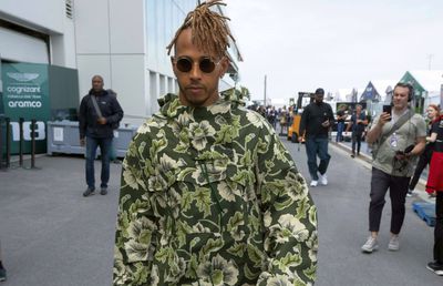 Lewis Hamilton, o nouă apariție inedită » Cum a apărut la Marele Premiu din Canada și o colecție cu cele mai inedite look-uri ale sale
