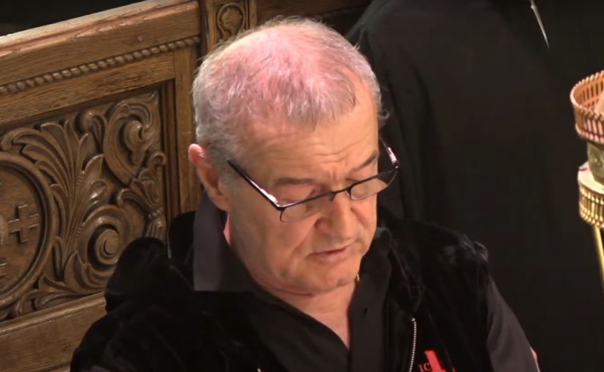 Gigi Becali a cântat la Sfânta Liturghie de la Patriarhie » Imagini inedite cu patronul FCSB