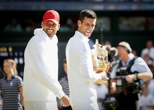 Nick Kyrgios și Novak Djokovic la ceremonia de premiere e ediției trecute  a Wimbledon-ului FOTO Imago Images