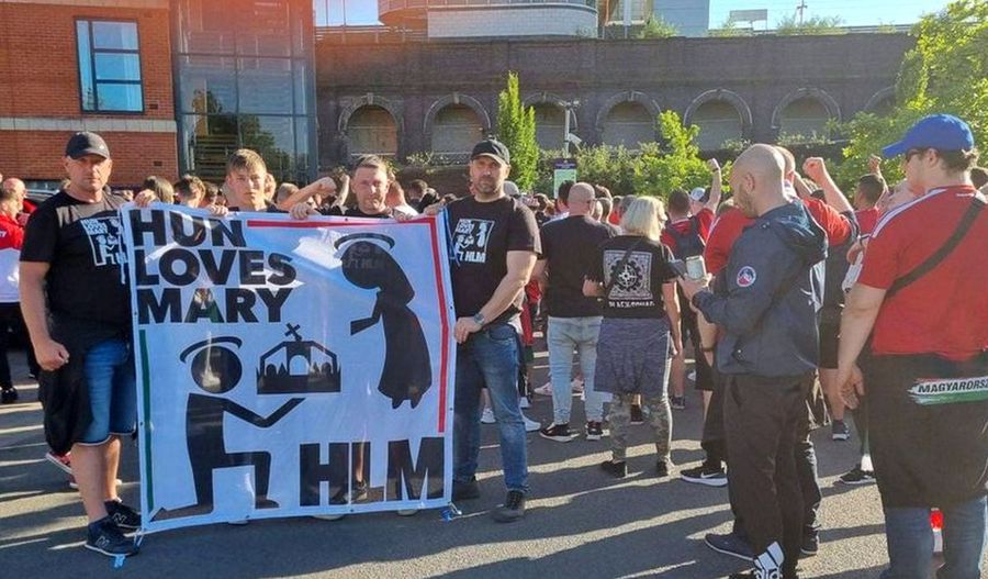 Ultrașii maghiari, bannere provocatoare la meciul cu Muntenegru » Ce reprezintă mesajele. Unul se referă la România