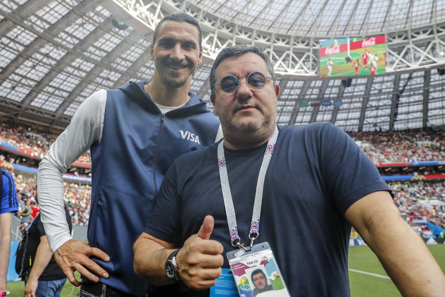 Zlatan Ibrahimovic alături de Mino Raiola (foto: Imago) I-a dat o lecție pe care o va ține minte pentru totdeauna » Zlatan Ibrahimovic: „Așteptam o persoană în costum, dar a apărut unul în blugi, hanorac, cu o burtă imensă”