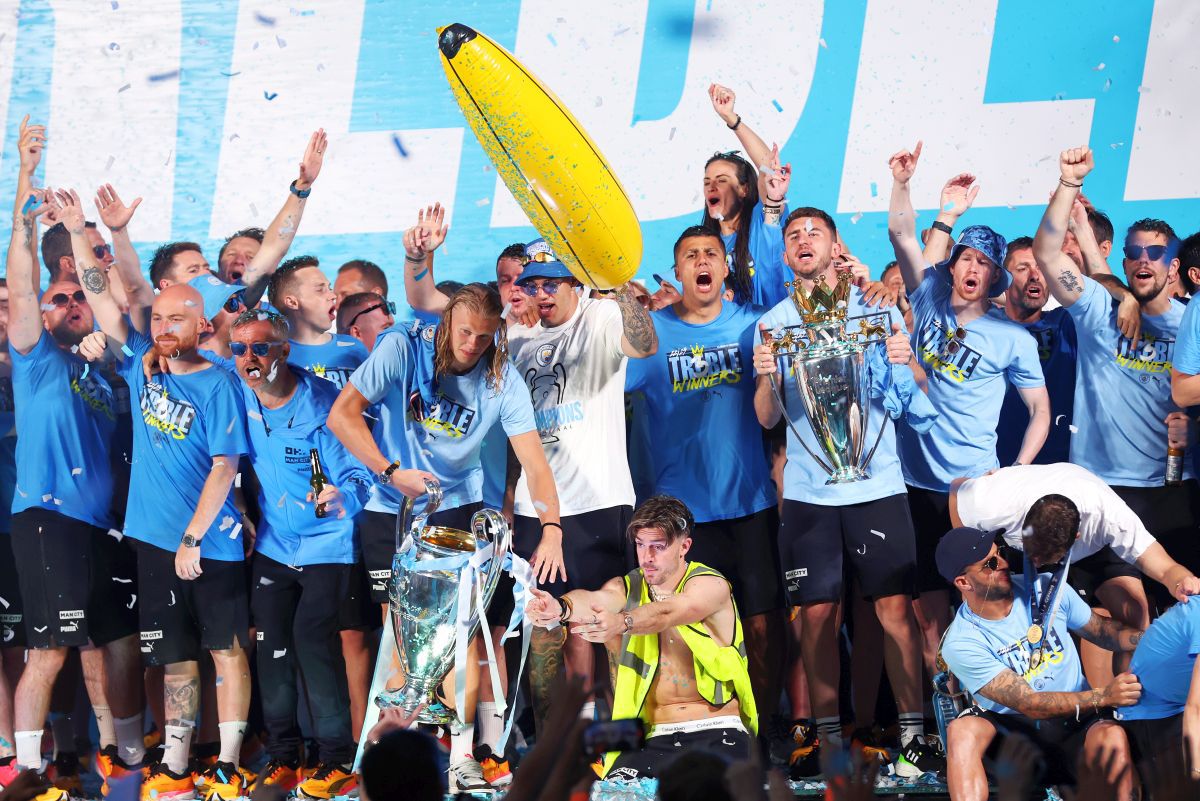 Nu, nu e Grealish! Cine e starul lui Manchester City care a vomitat în geanta mamei unui coechipier, la petrecerea „cetățenilor”