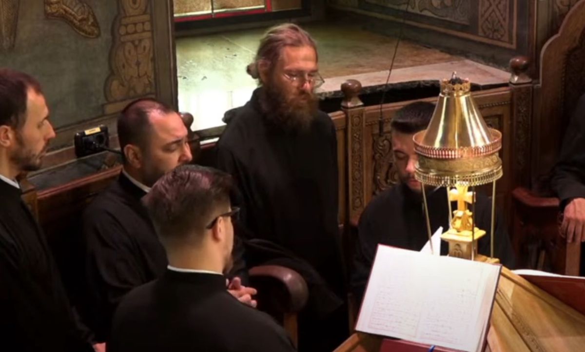 Gigi Becali a cântat la Sfânta Liturghie de la Patriarhie » Imagini inedite cu patronul FCSB