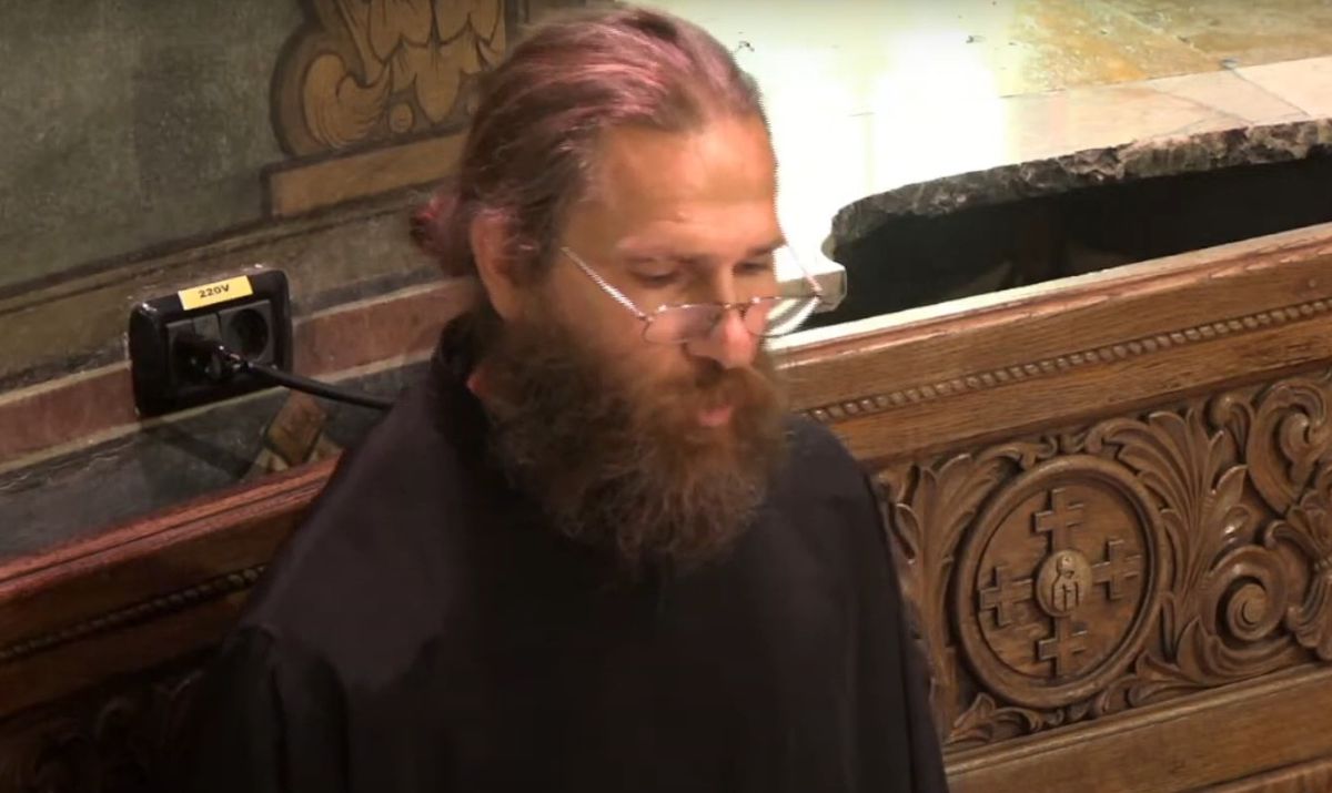 Gigi Becali a cântat la Sfânta Liturghie de la Patriarhie » Imagini inedite cu patronul FCSB