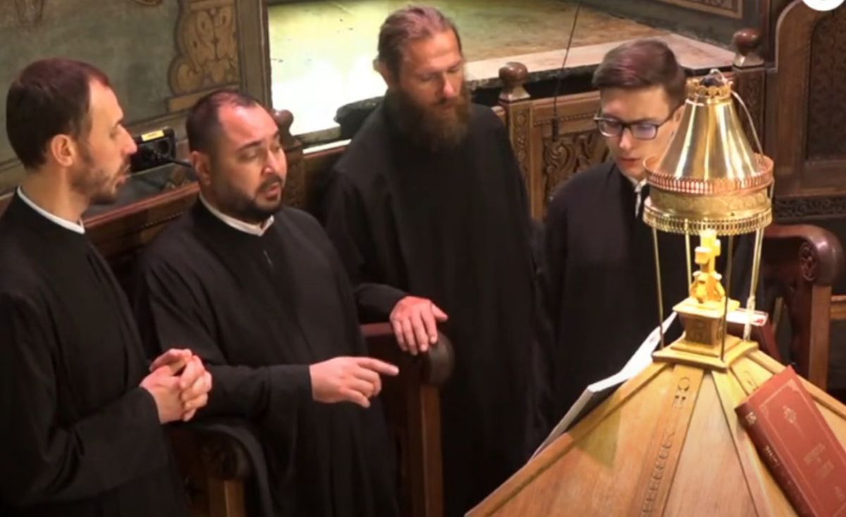 Gigi Becali a cântat la Sfânta Liturghie de la Patriarhie » Imagini inedite cu patronul FCSB